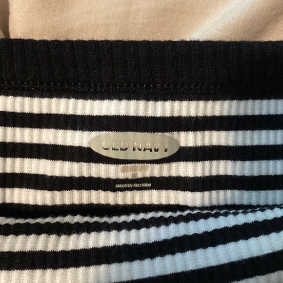 Black and white striped tank top - Picture 3 of 3